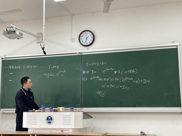 1618188013461017258.jpg 数学1.jpg